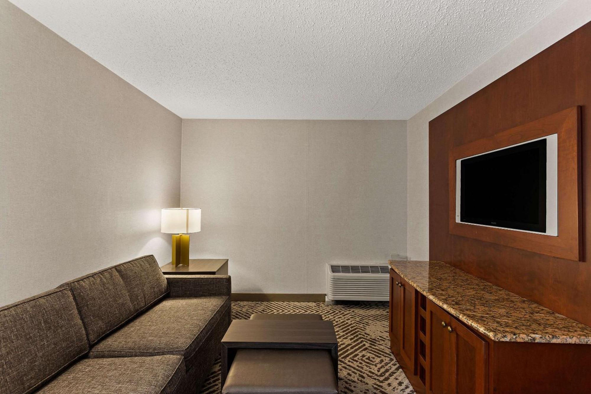 The Clover Hotel, Ascend Hotel Collection South Bend Exterior photo