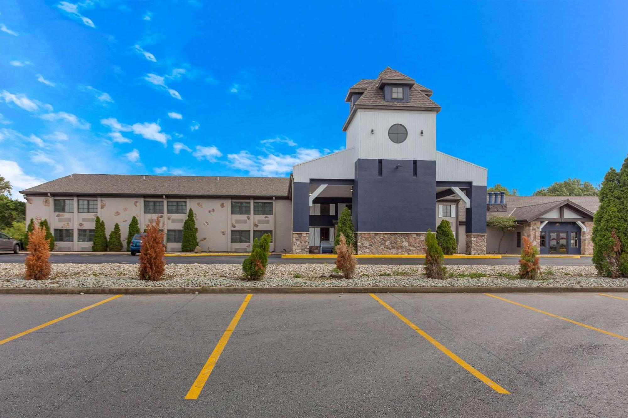 The Clover Hotel, Ascend Hotel Collection South Bend Exterior photo