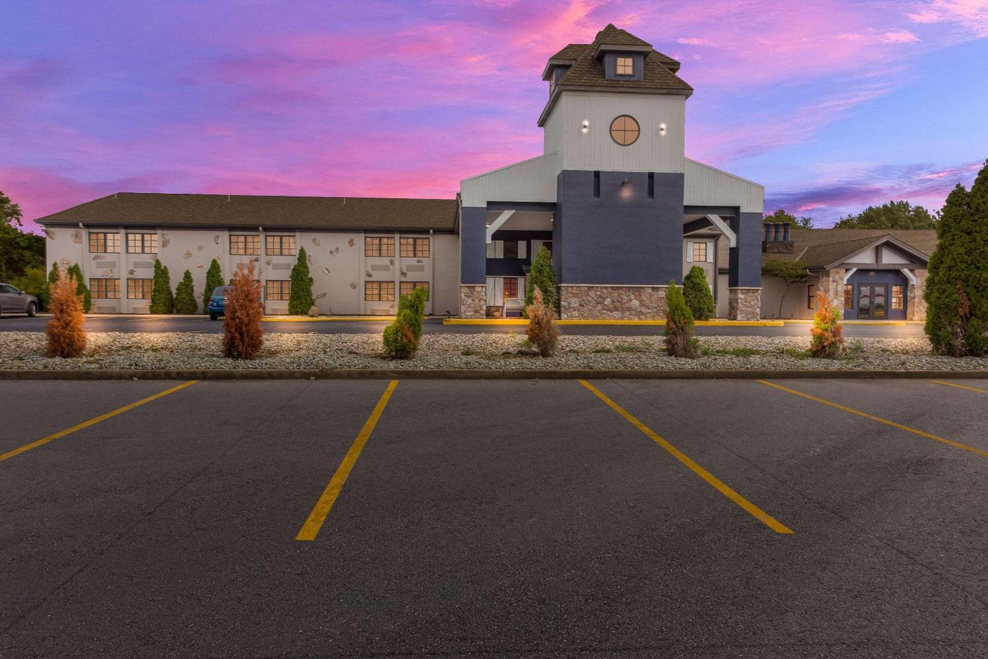 The Clover Hotel, Ascend Hotel Collection South Bend Exterior photo